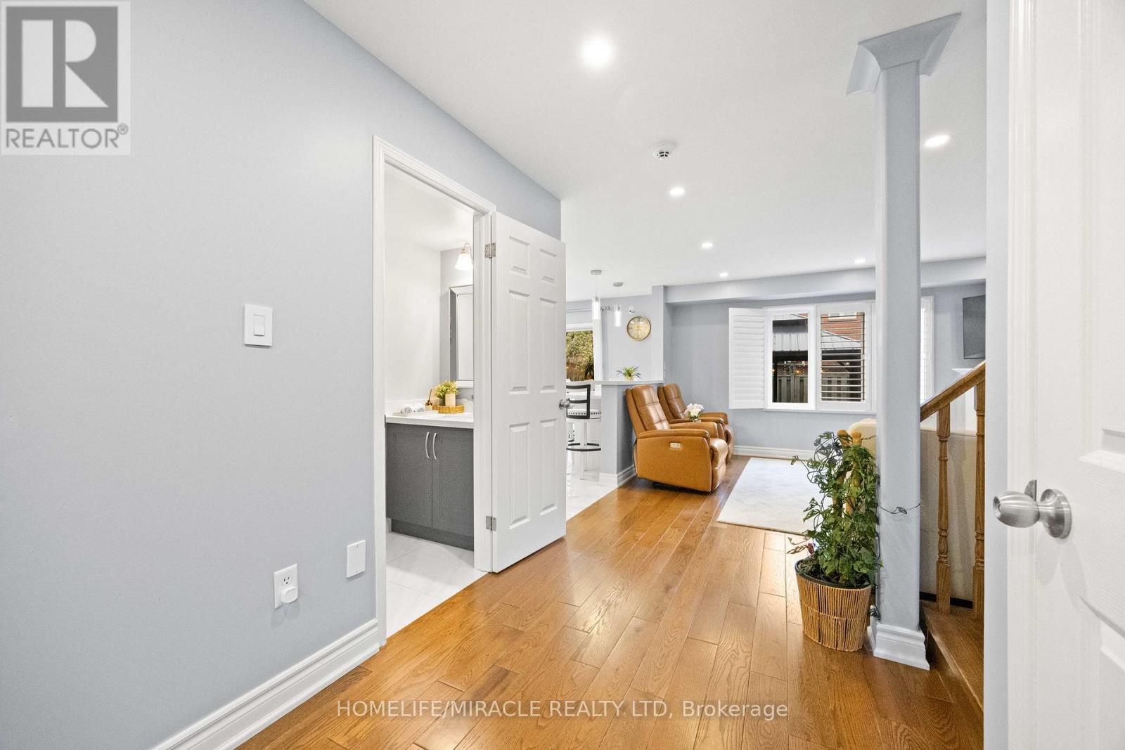 2095 Springdale Road, Oakville, Ontario  L6M 4C7 - Photo 11 - W12150954