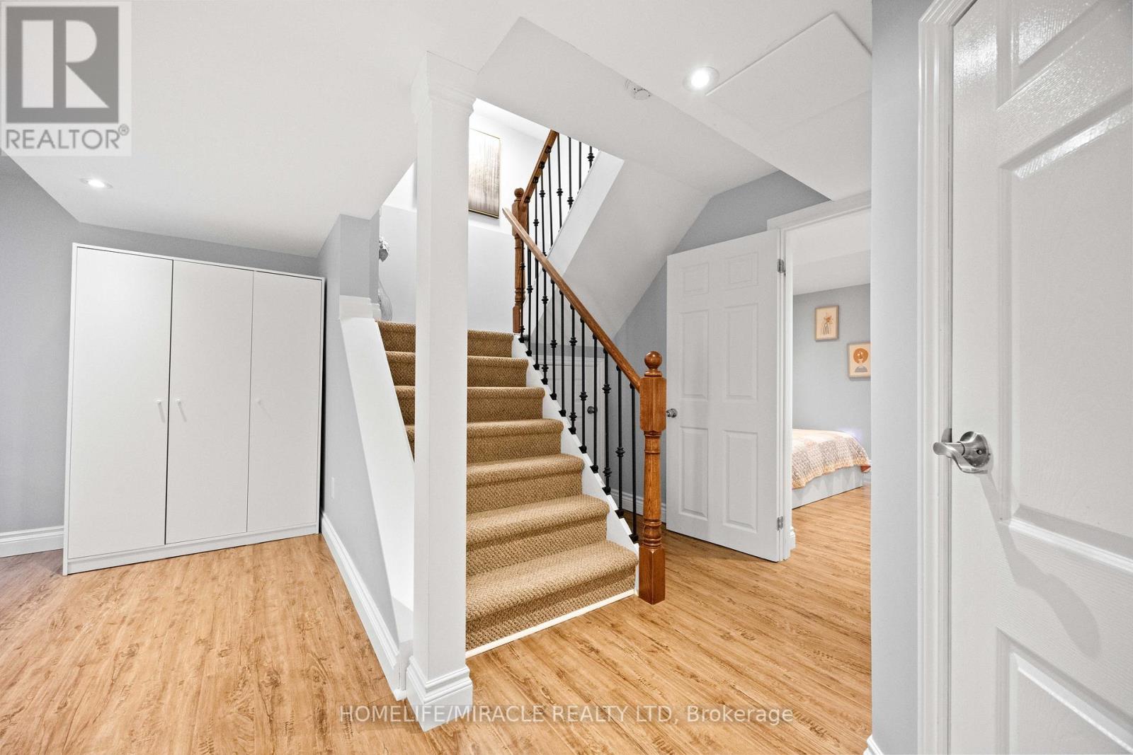 2095 Springdale Road, Oakville, Ontario  L6M 4C7 - Photo 42 - W12150954