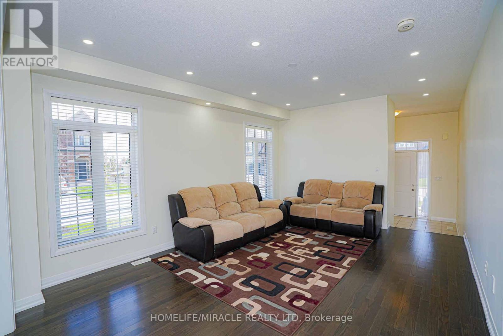 35 Drew Brown Boulevard, Orangeville, Ontario  L9W 6Z6 - Photo 12 - W12150959