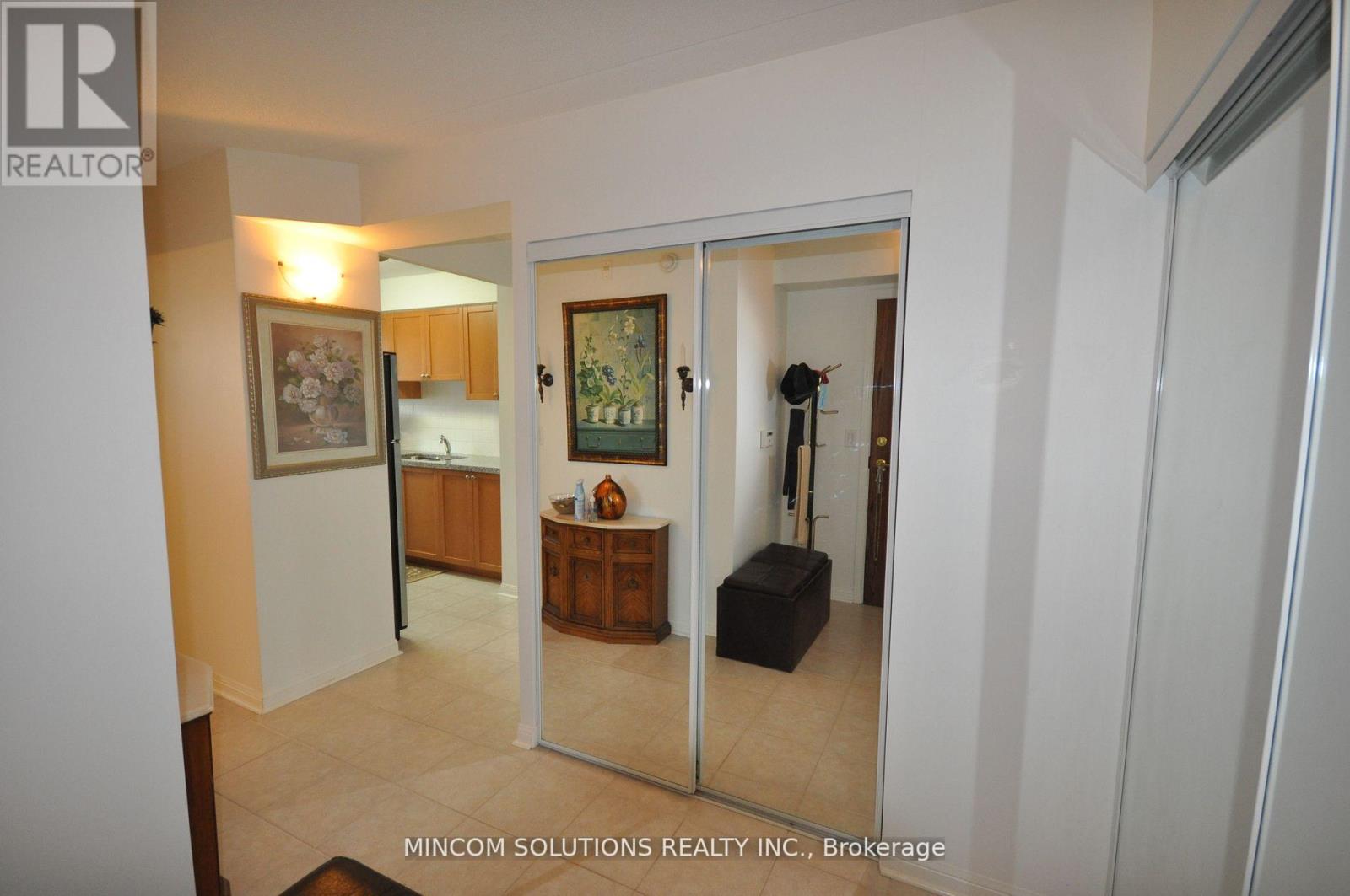 Property at 314 - 65 VIA ROSEDALE WAY N image 3