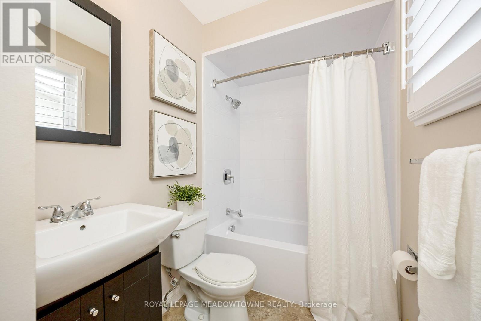 2323 Tintagel Lane, Burlington (Brant Hills), Ontario  L7P 4K4 - Photo 25 - W12150980