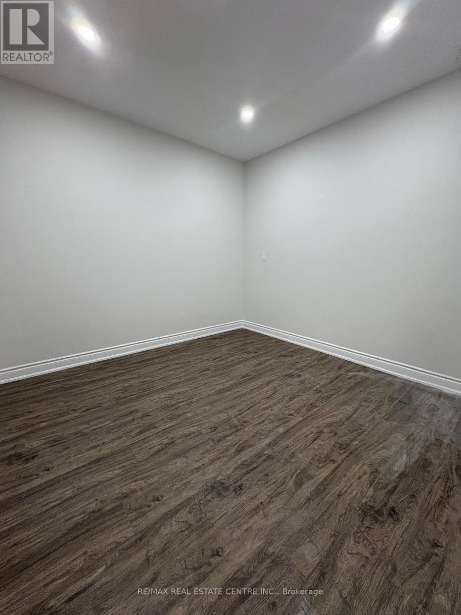 11 - 5151 TOMKEN ROAD, Mississauga, Ontario
