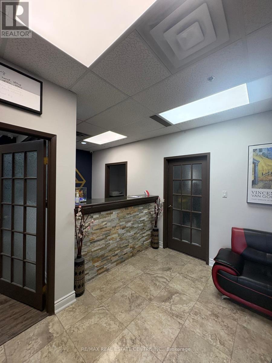 11 - 5151 Tomken Road, Mississauga, Ontario  L4W 1P1 - Photo 10 - W12150985