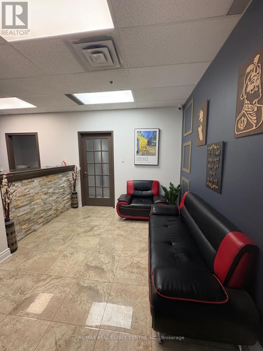 11 - 5151 Tomken Road, Mississauga, Ontario  L4W 1P1 - Photo 11 - W12150985