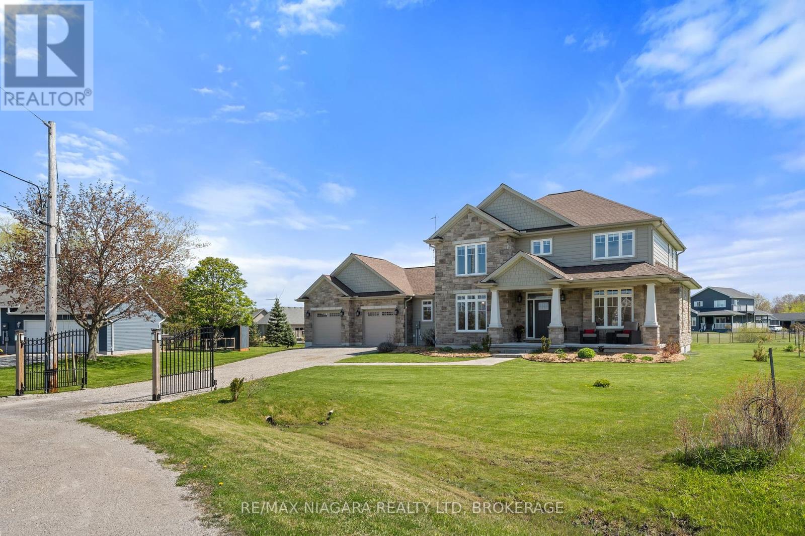 10 Clearwater Court, Haldimand, Ontario  N0A 1K0 - Photo 2 - X12151051