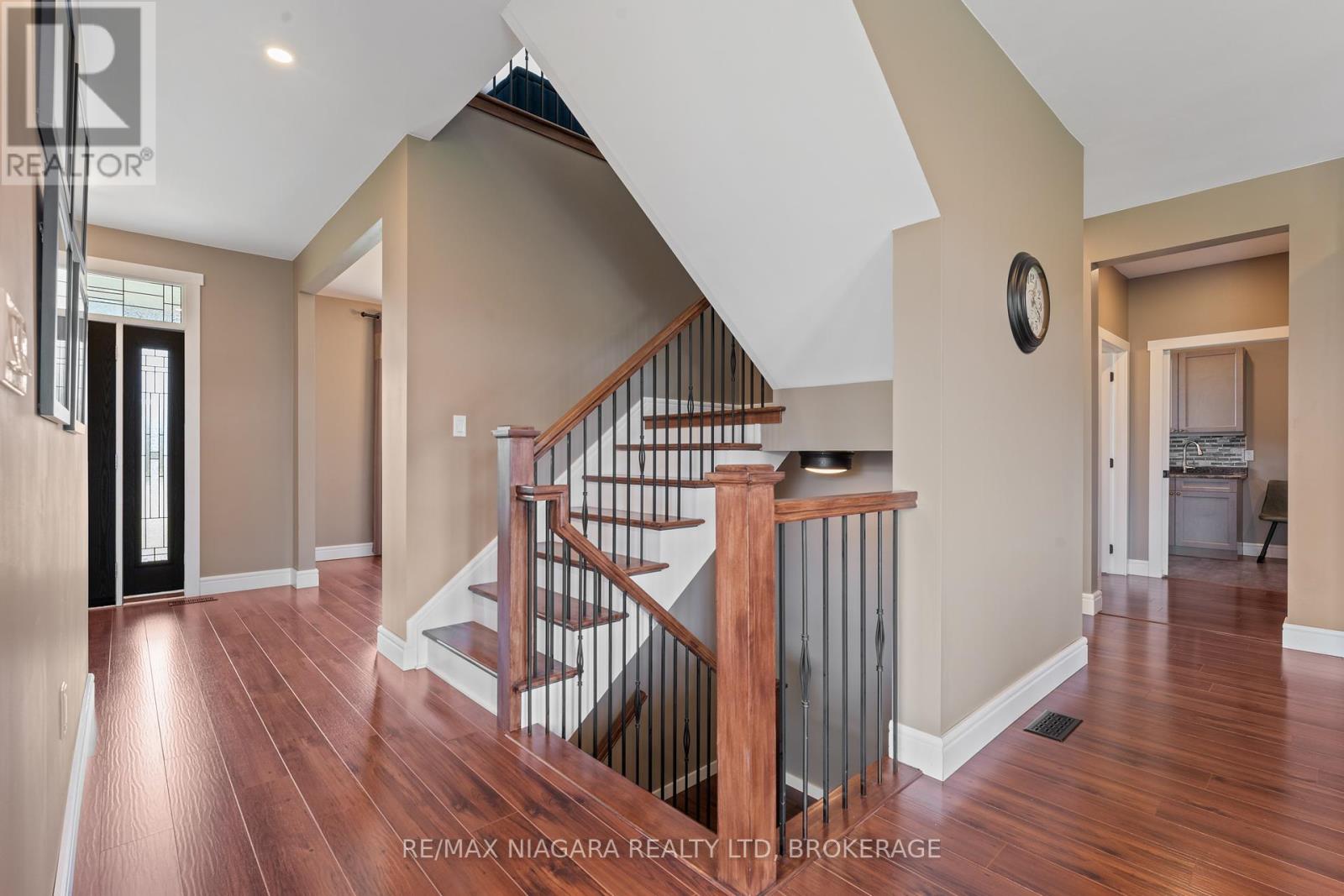10 Clearwater Court, Haldimand, Ontario  N0A 1K0 - Photo 4 - X12151051