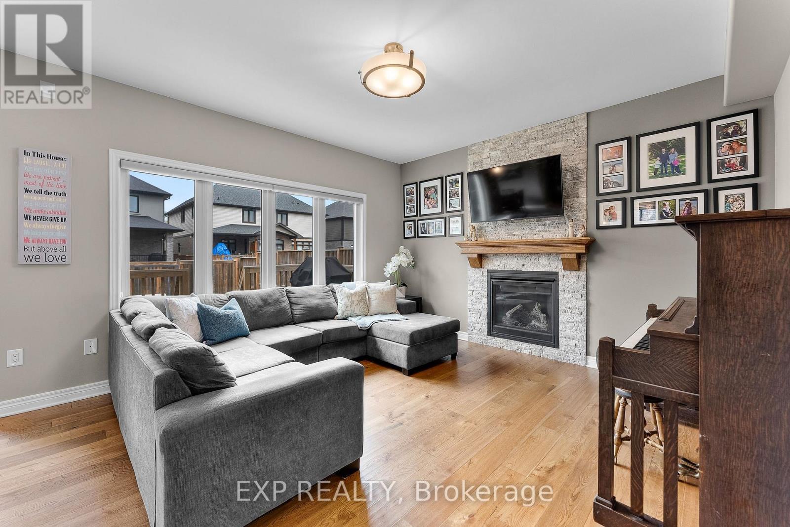 9345 Eagle Ridge Drive, Niagara Falls (Forestview), Ontario  L2H 0G3 - Photo 13 - X12151172