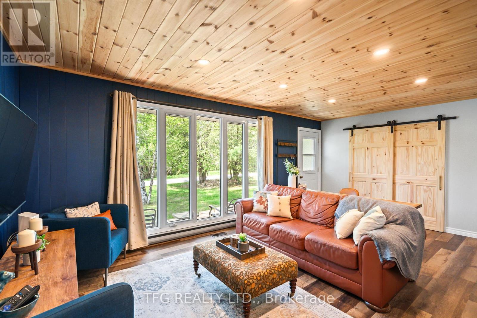 2421 Upper Chemong Drive, Selwyn, Ontario  K0L 2H0 - Photo 6 - X12151222
