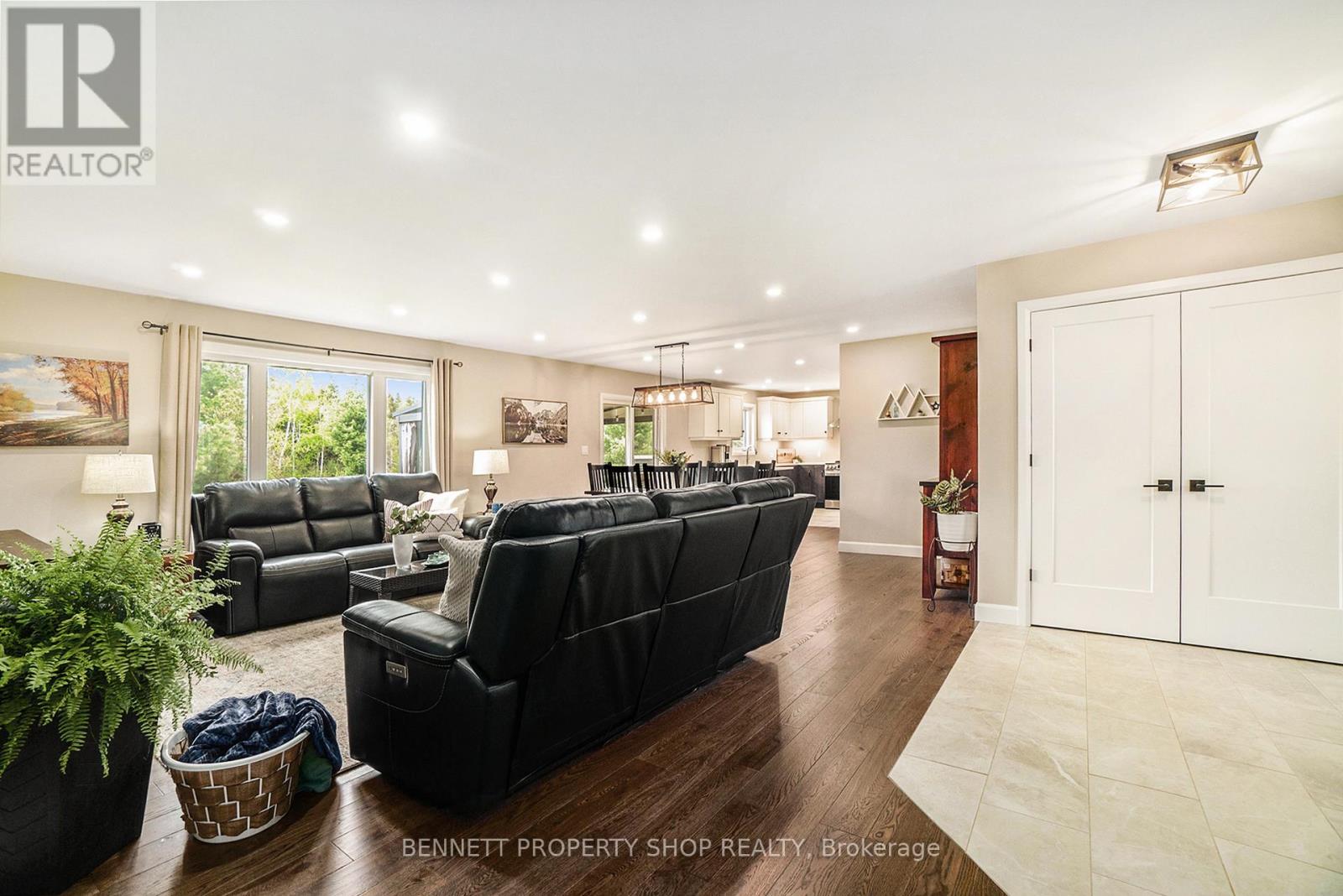 10541 Wylie Way, North Dundas, Ontario  K0E 1S0 - Photo 3 - X12151127