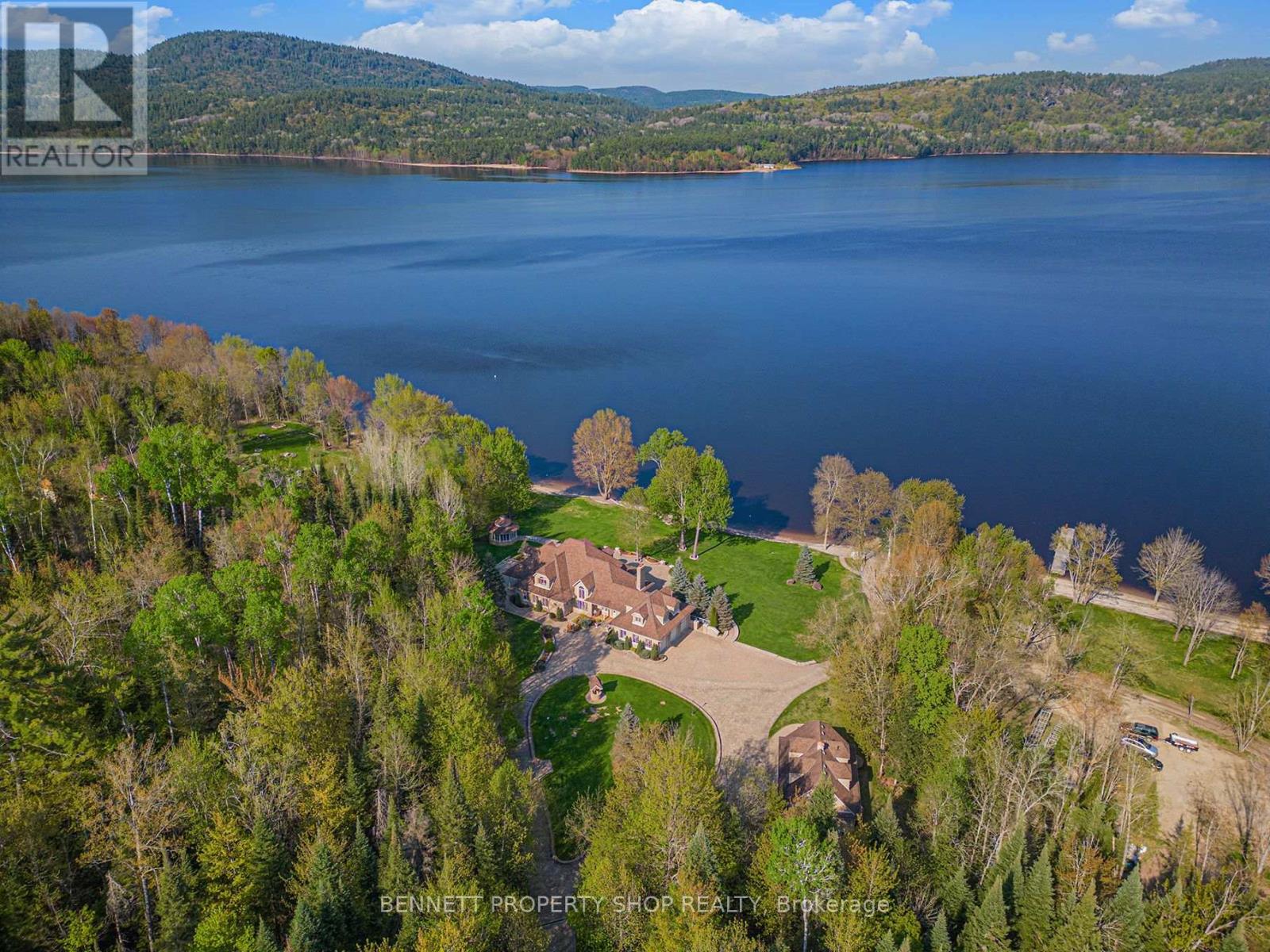445 Balmer Bay Road, Laurentian Hills, Ontario  K0J 1P0 - Photo 2 - X12151131