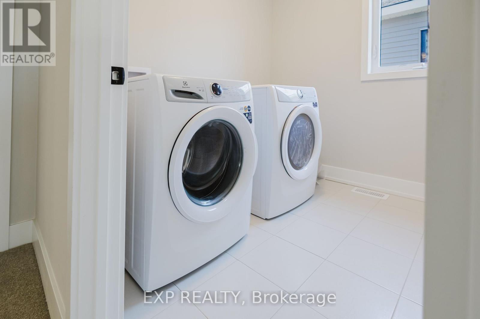 288 Billrian Crescent, Ottawa, Ontario  K2S 3A4 - Photo 20 - X12151145