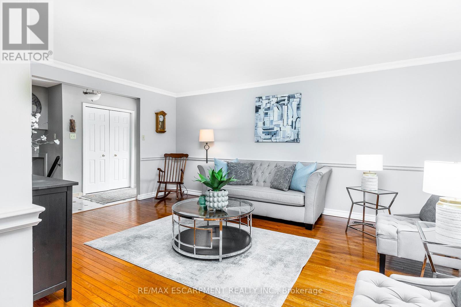 19 Isabel Drive, Brantford, Ontario  N3T 0L8 - Photo 8 - X12150903