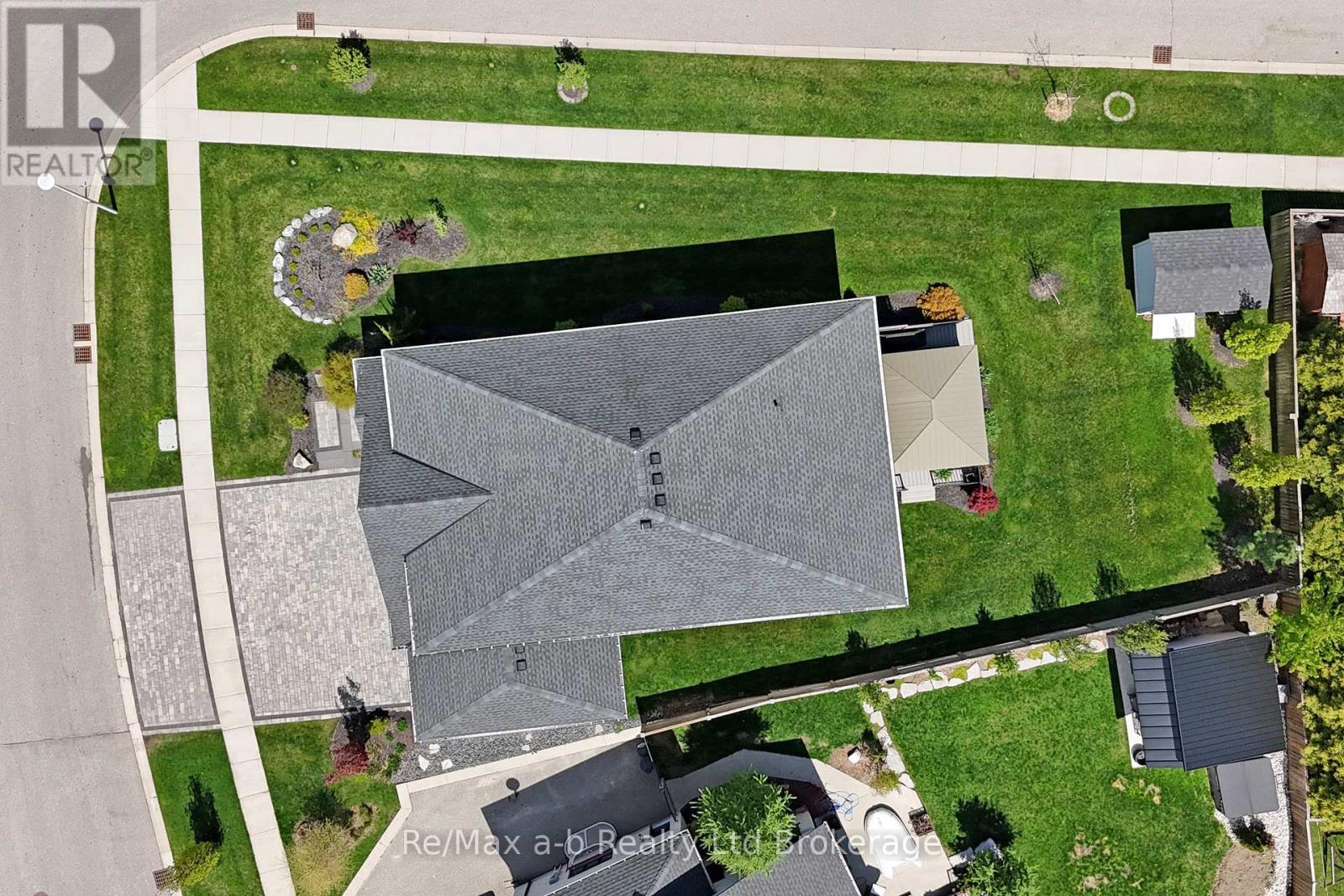 Property at 1236 ALBERNI ROAD image 4
