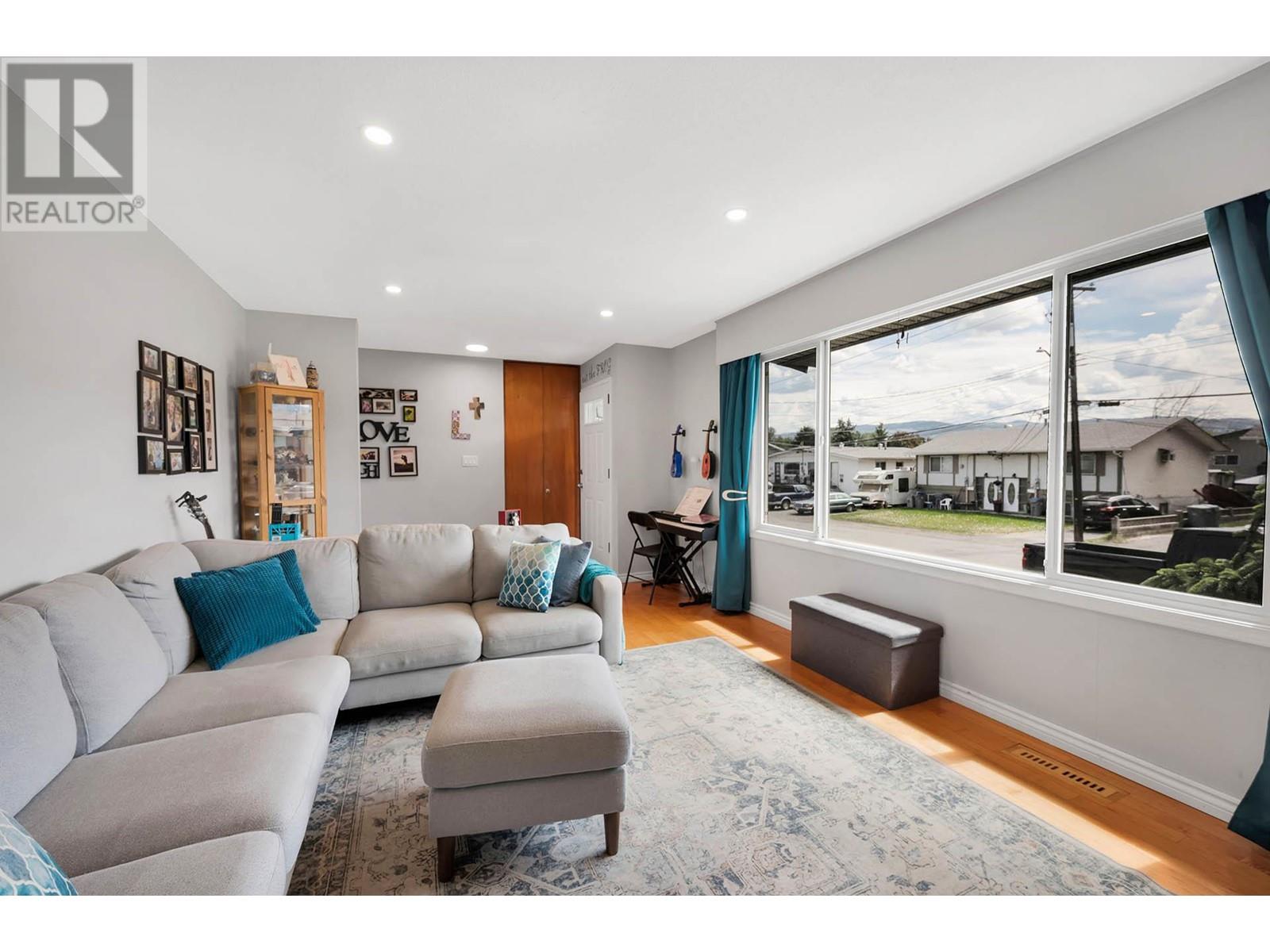 Property at 678 York Avenue image 5