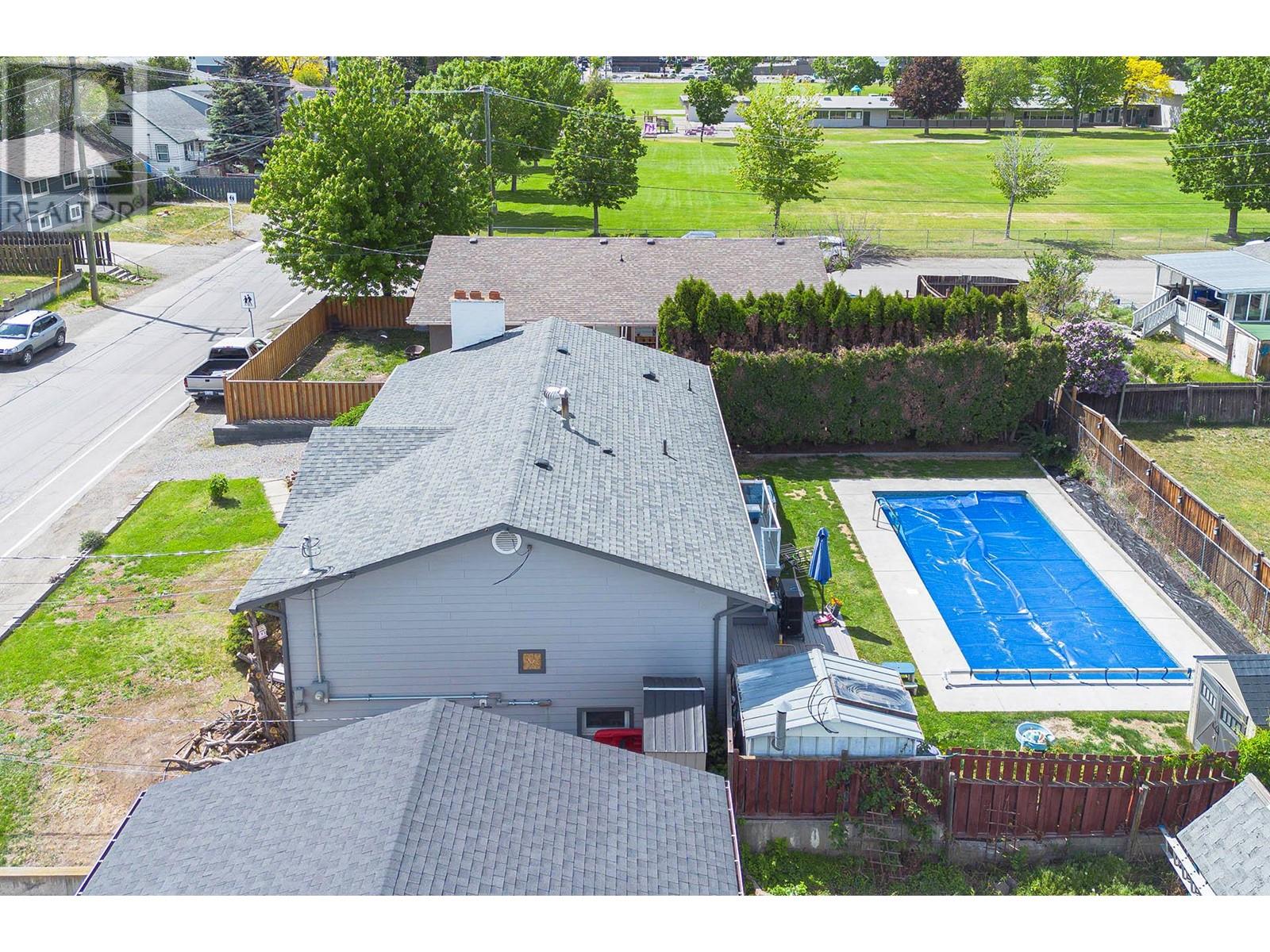 Property at 678 York Avenue image 3