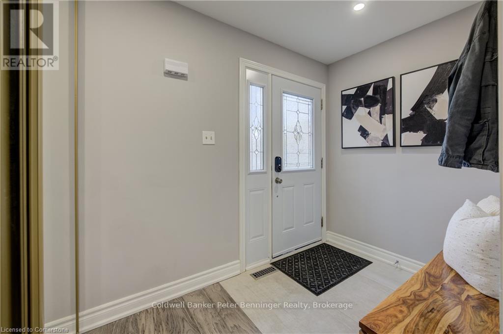 3210 Anderson Crescent, Mississauga, Ontario  L5N 2Y5 - Photo 4 - W12151133