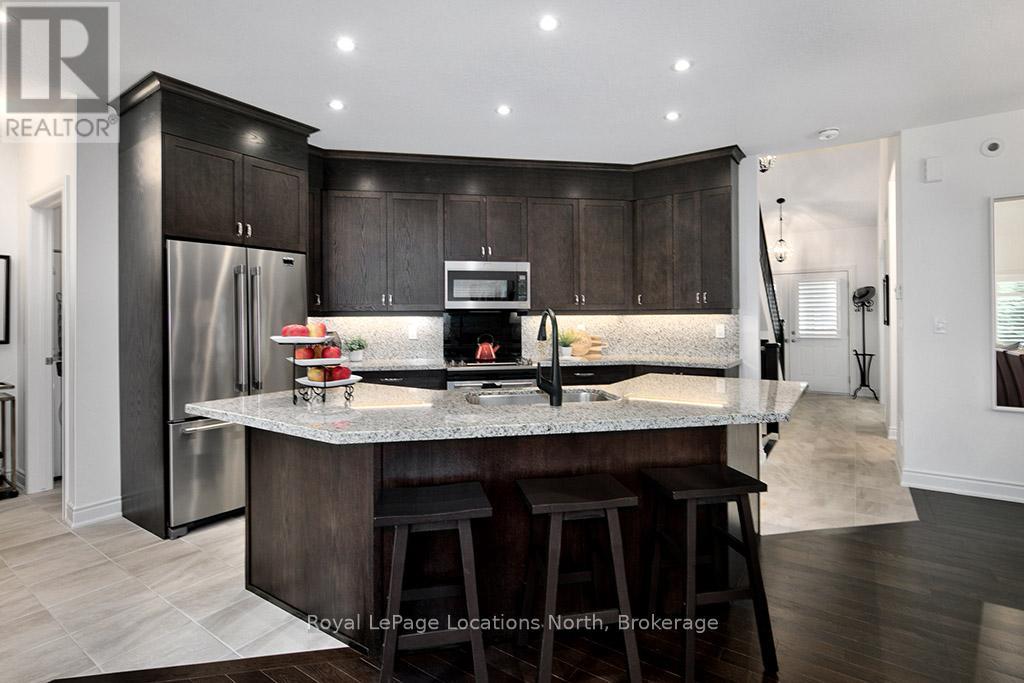 112 Admiral's Trail, Blue Mountains, Ontario  N0H 2P0 - Photo 8 - X12151069