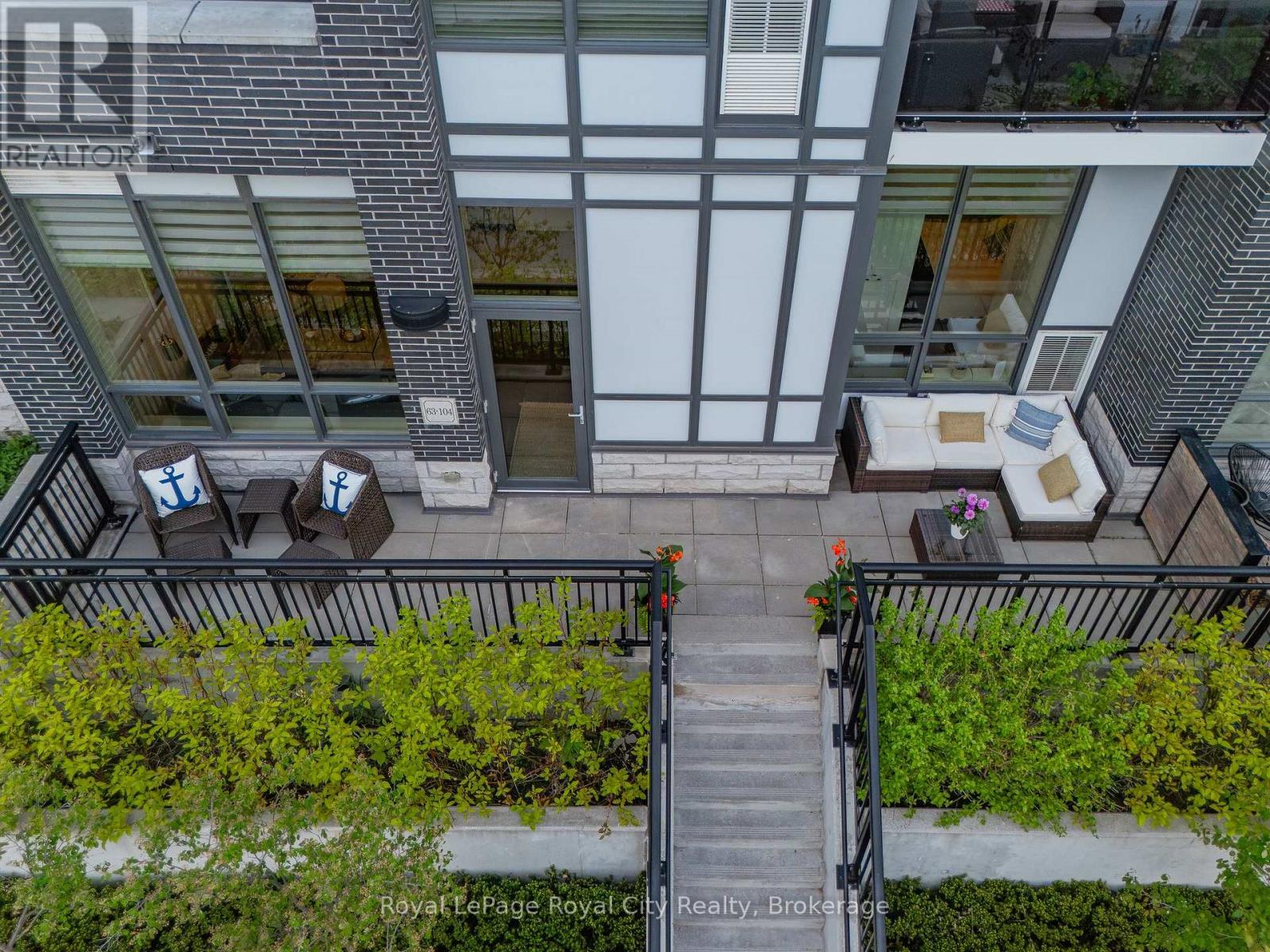 Property at 104 - 63 ARTHUR STREET S image 1
