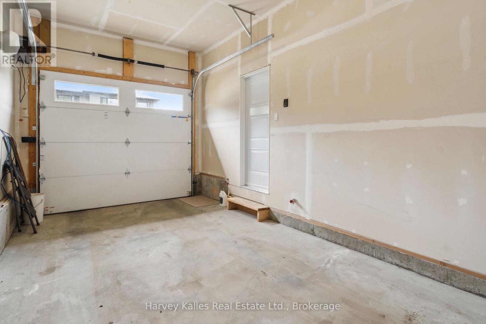 9 Cascade Lane, Huntsville, Ontario  P1H 1Y3 - Photo 17 - X12151228