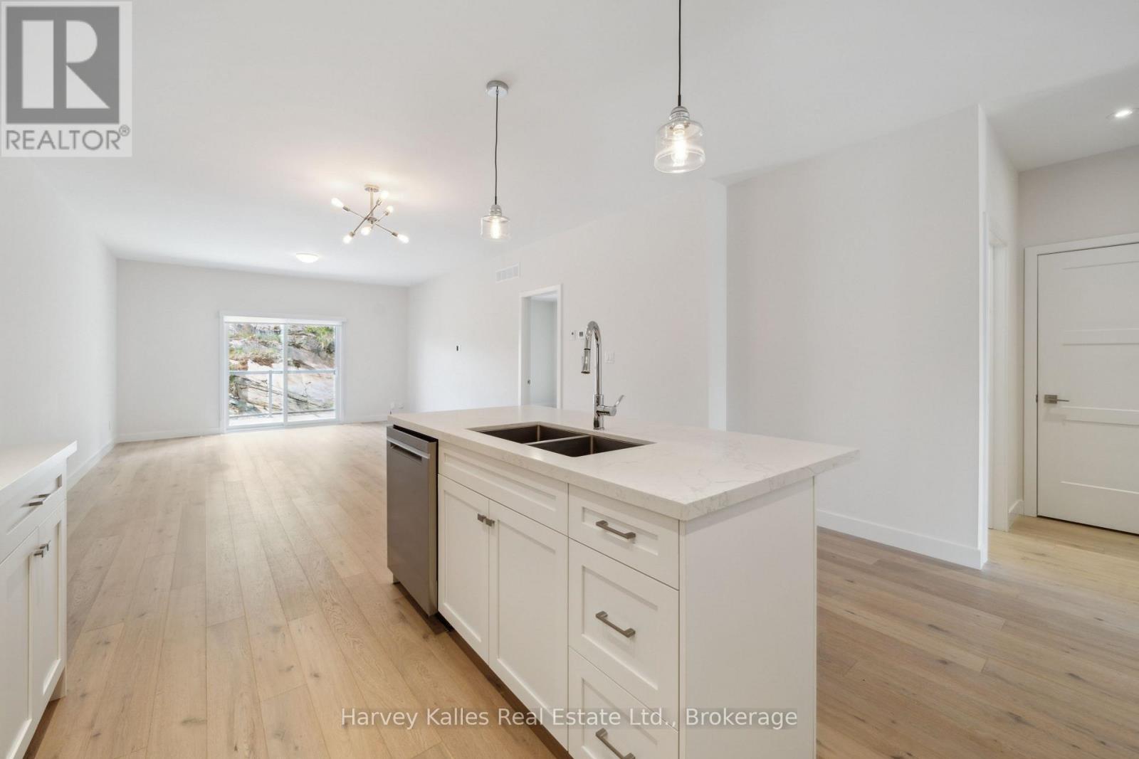 Property at 9 CASCADE LANE image 3