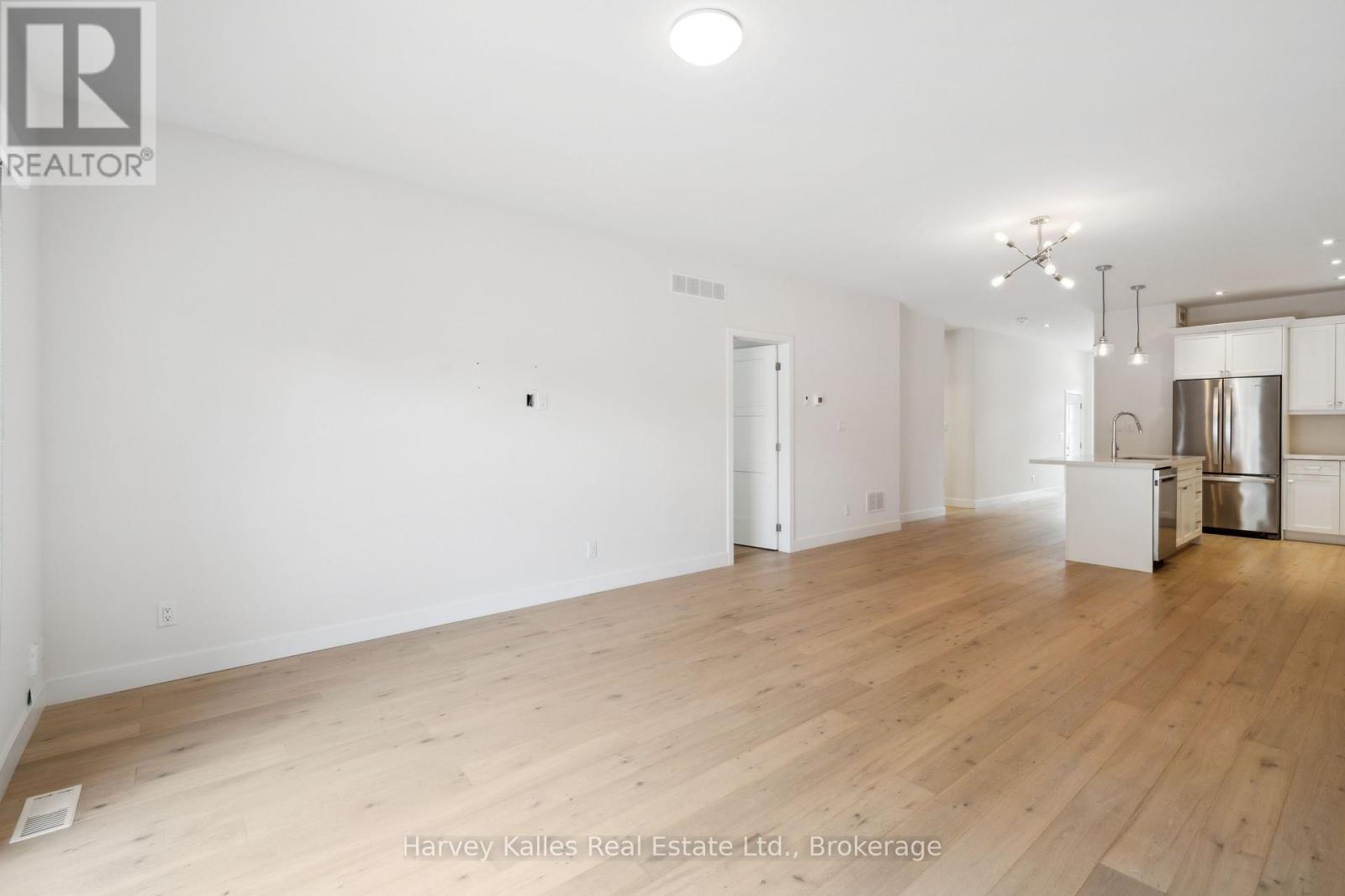 Property at 9 CASCADE LANE image 5