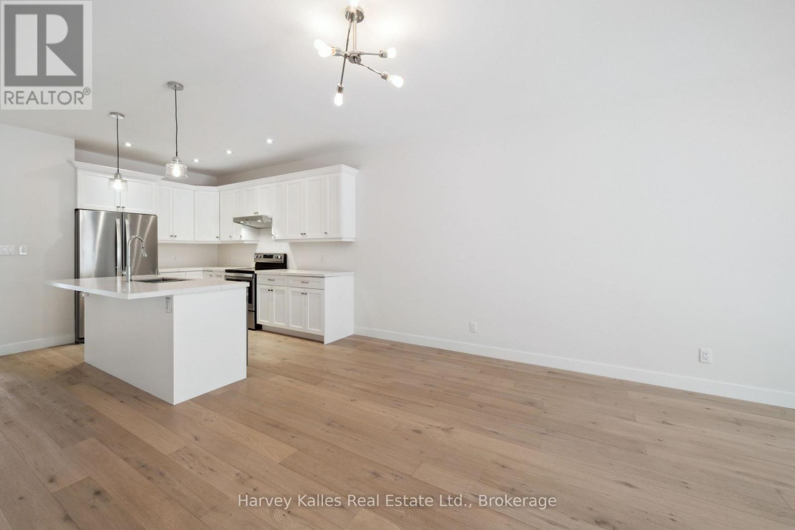 9 Cascade Lane, Huntsville, Ontario  P1H 1Y3 - Photo 6 - X12151228