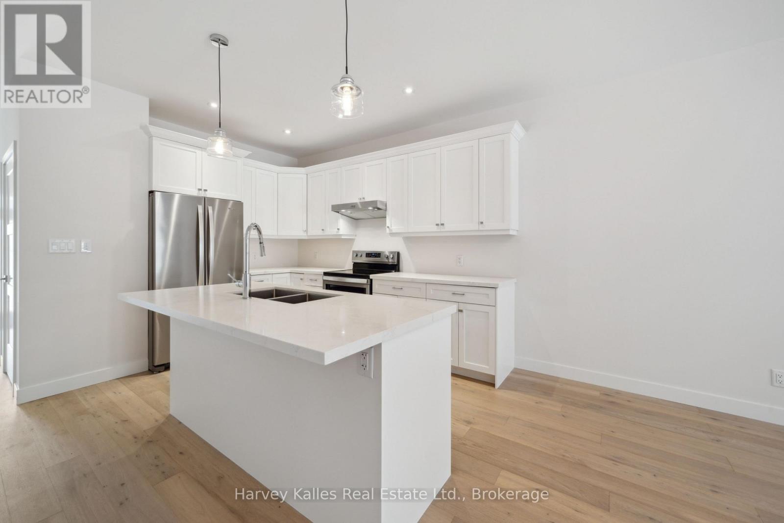 9 Cascade Lane, Huntsville, Ontario  P1H 1Y3 - Photo 7 - X12151228