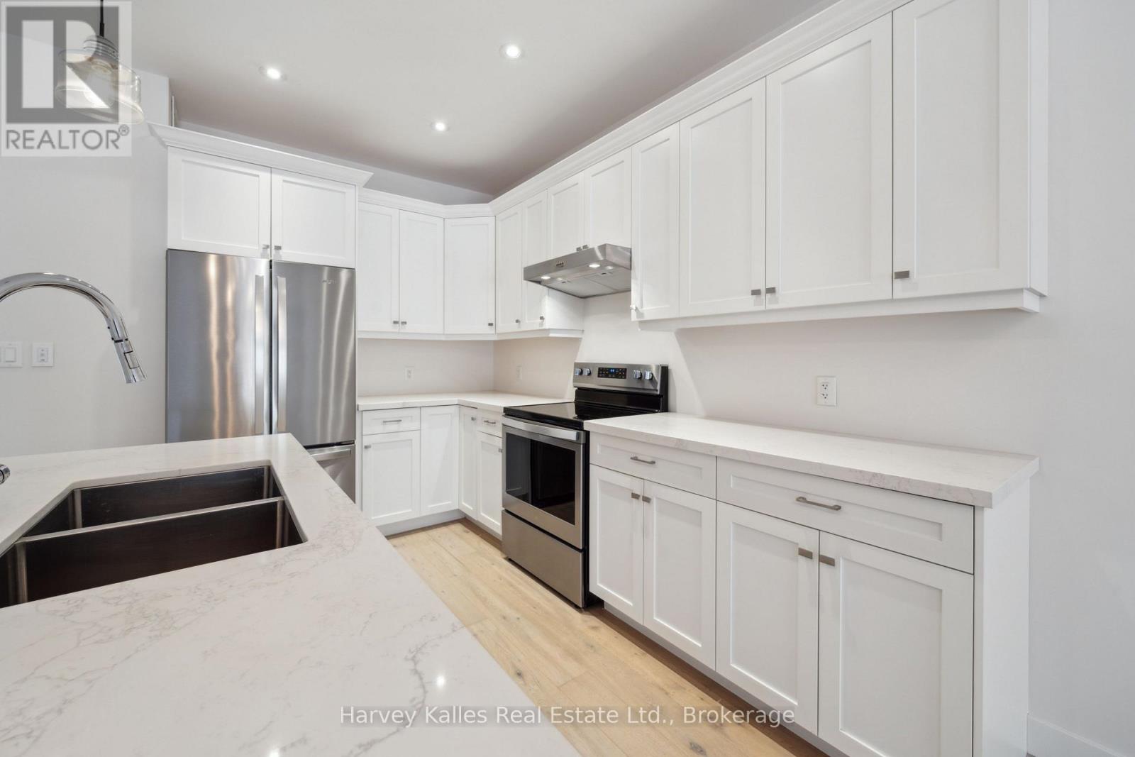 9 Cascade Lane, Huntsville, Ontario  P1H 1Y3 - Photo 8 - X12151228