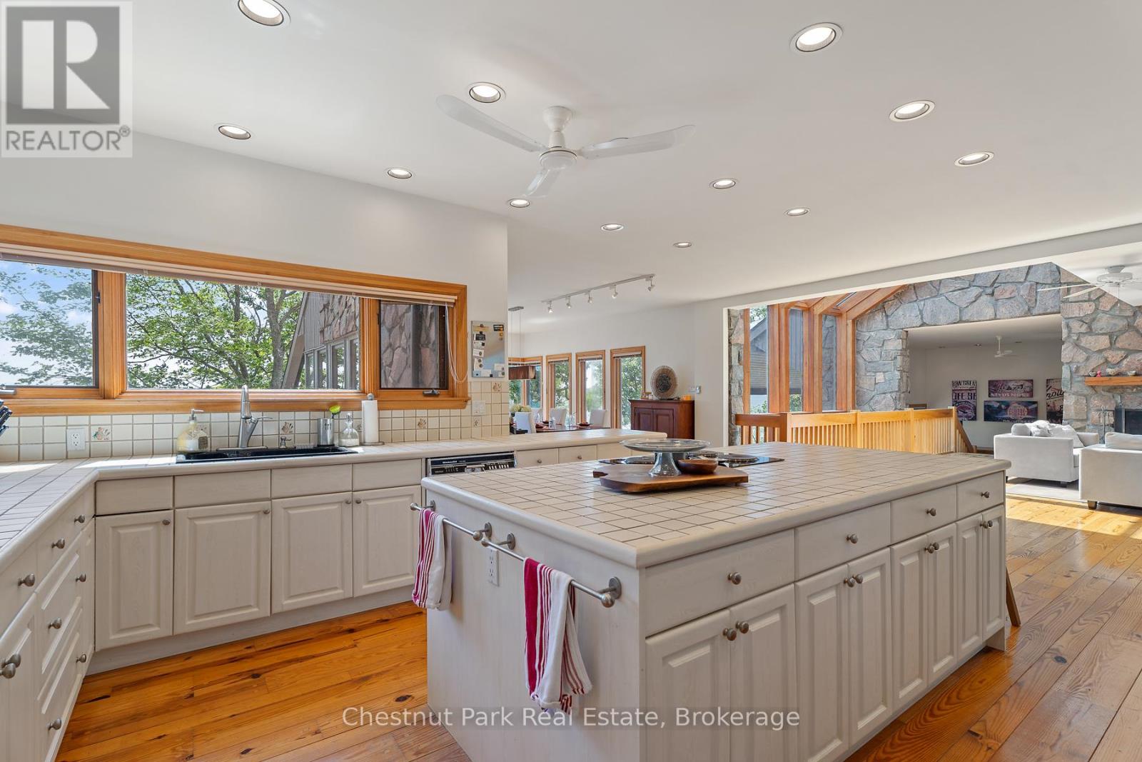 10 Wyldewood Road, Muskoka Lakes, Ontario  P1L 1W8 - Photo 13 - X12151233