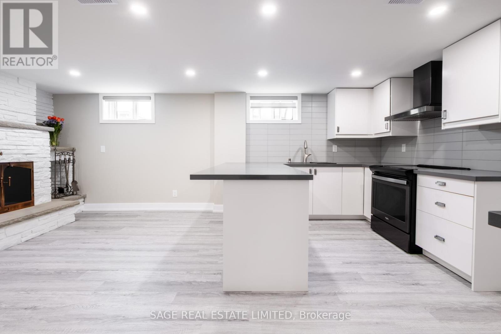 52 Glen Agar Drive, Toronto (Princess-Rosethorn), Ontario  M9B 5M1 - Photo 36 - W12150820