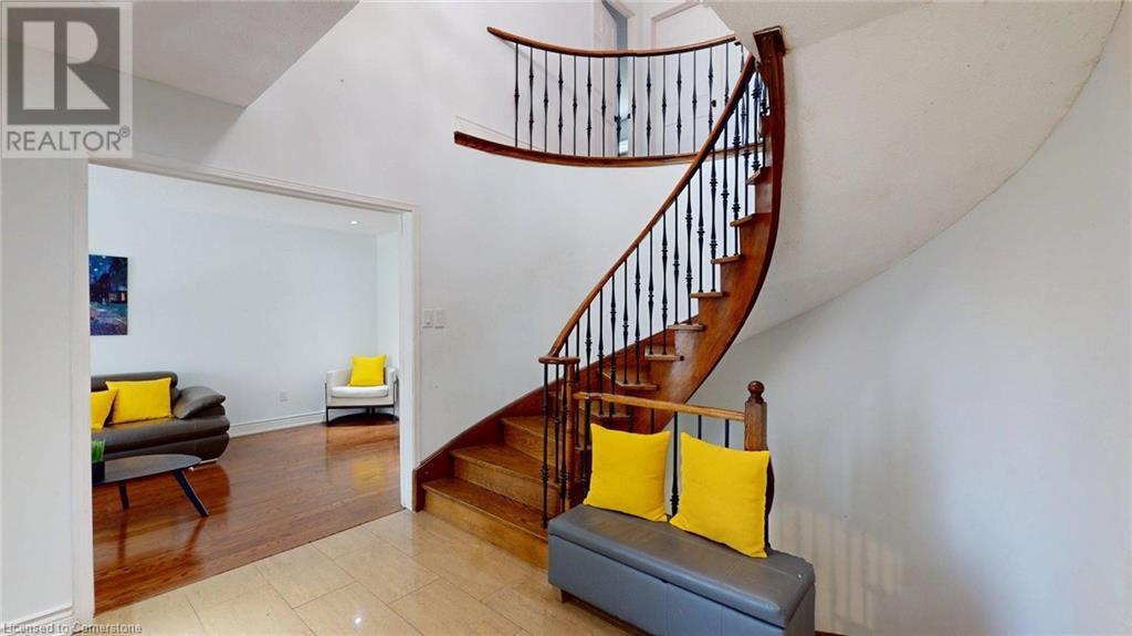 Property at 438 OJIBWAY Trail image 2