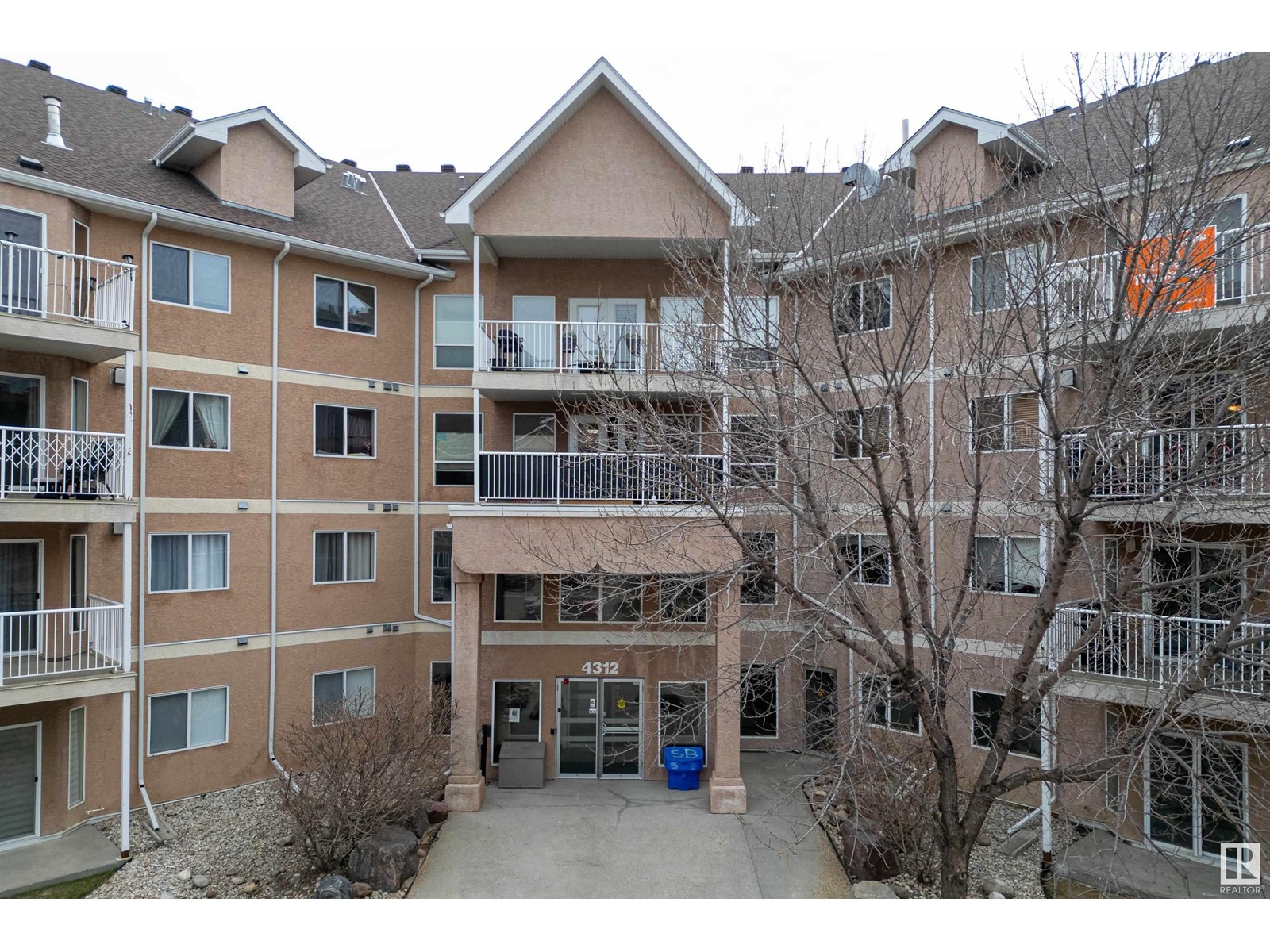 Property at #102 4312 139 AV NW image 1