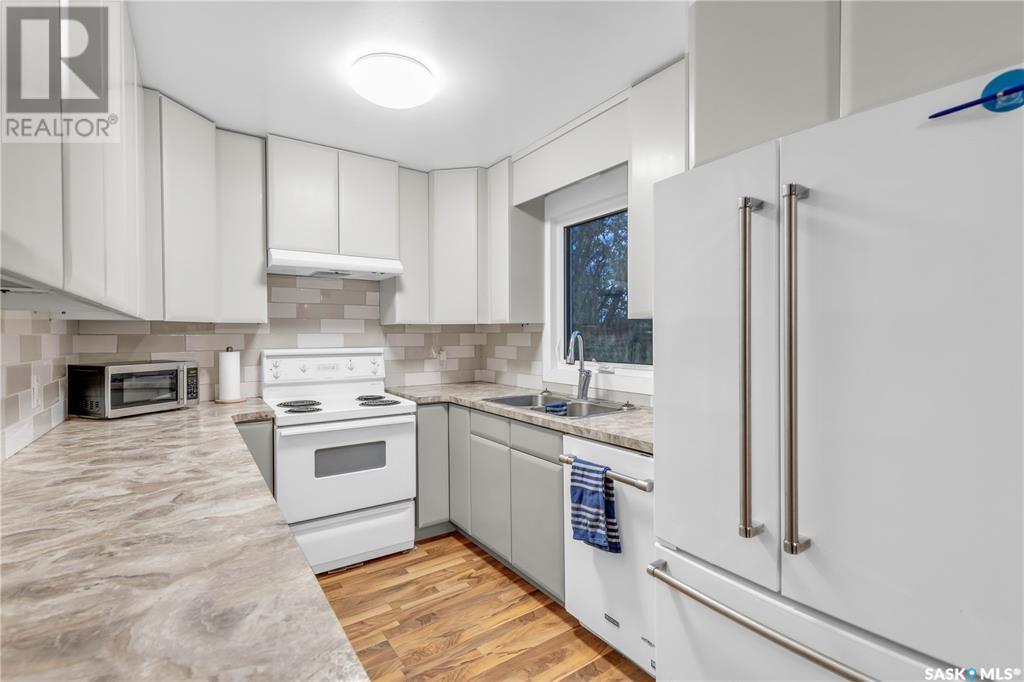 Property at 2050 Riverside DRIVE image 5