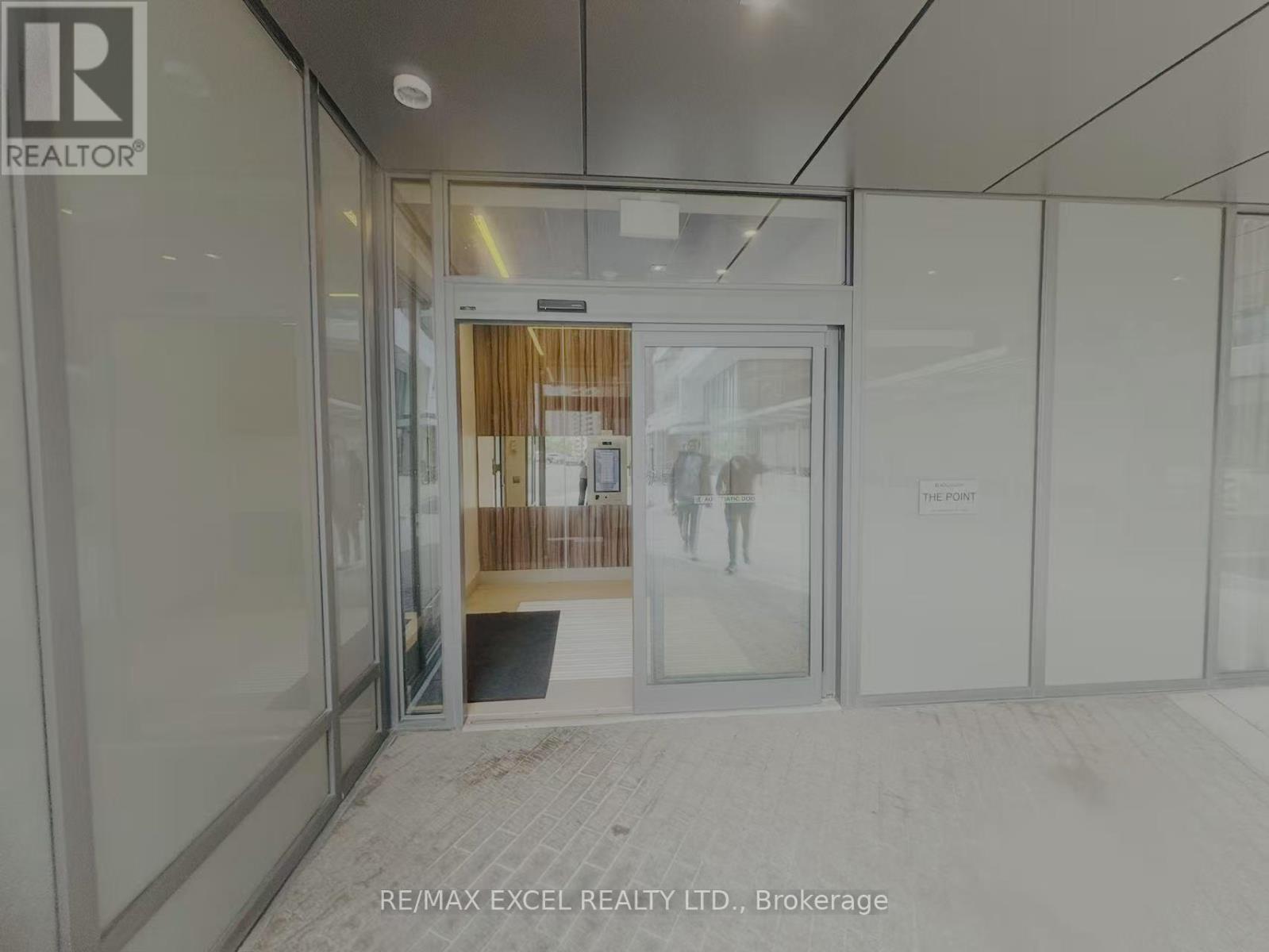 2002 - 38 Forest Manor Road, Toronto, Ontario  M2J 0H4 - Photo 3 - C12151119