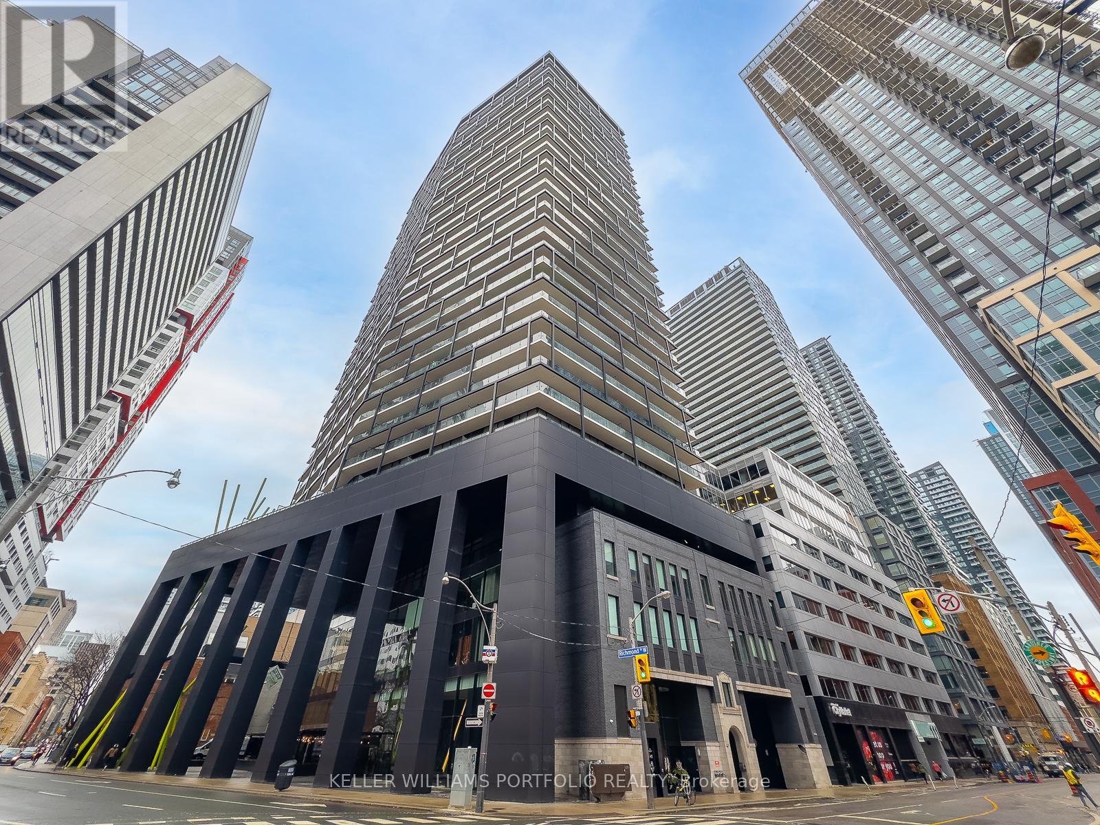1912 - 125 PETER STREET, Toronto, Ontario