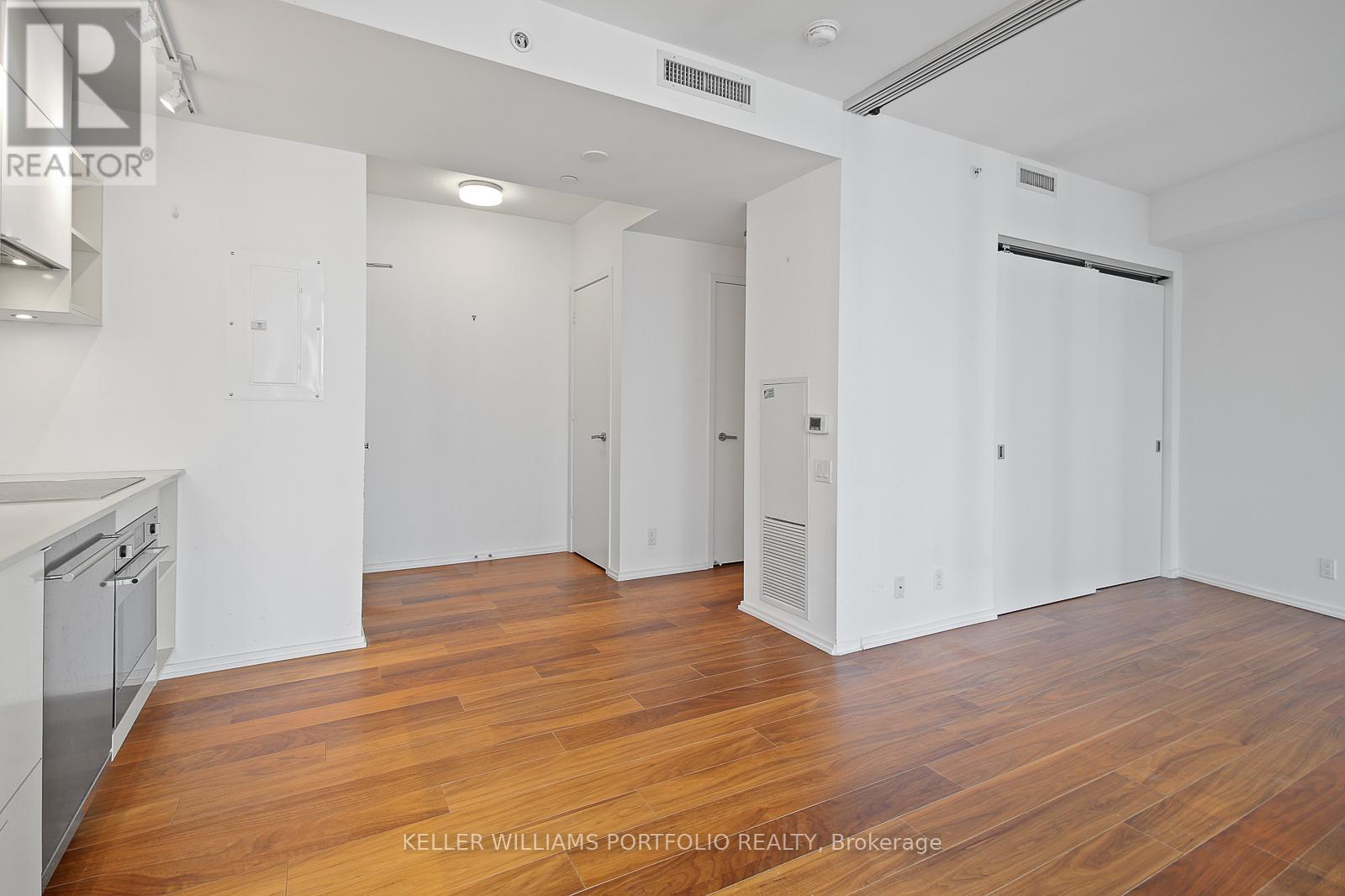 1912 - 125 Peter Street, Toronto, Ontario  M5V 2G9 - Photo 12 - C12151188