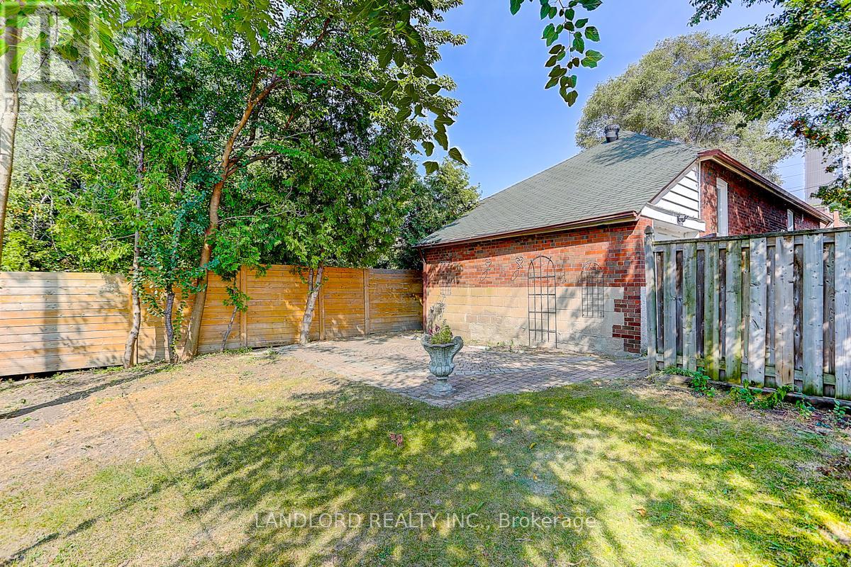 Lower - 1206 Broadview Avenue, Toronto, Ontario  M4K 2T2 - Photo 10 - E12151063