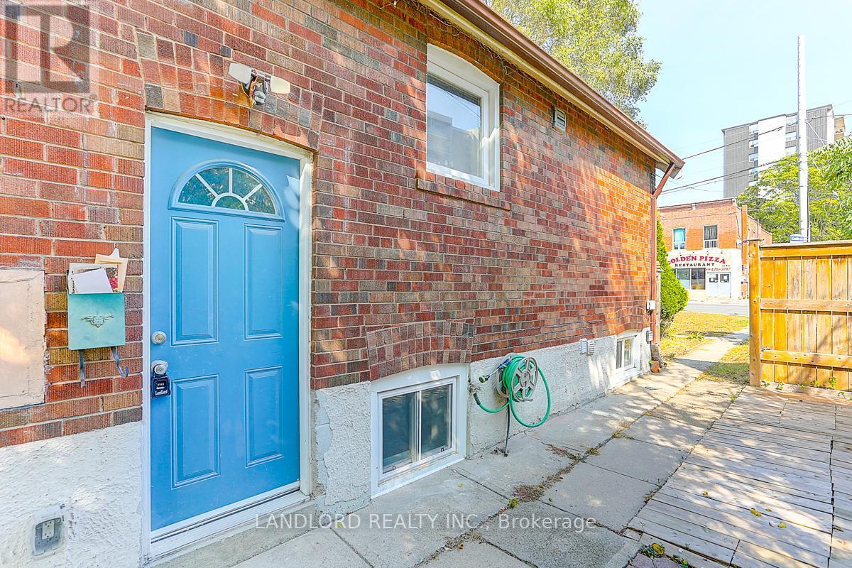 Lower - 1206 Broadview Avenue, Toronto, Ontario  M4K 2T2 - Photo 11 - E12151063