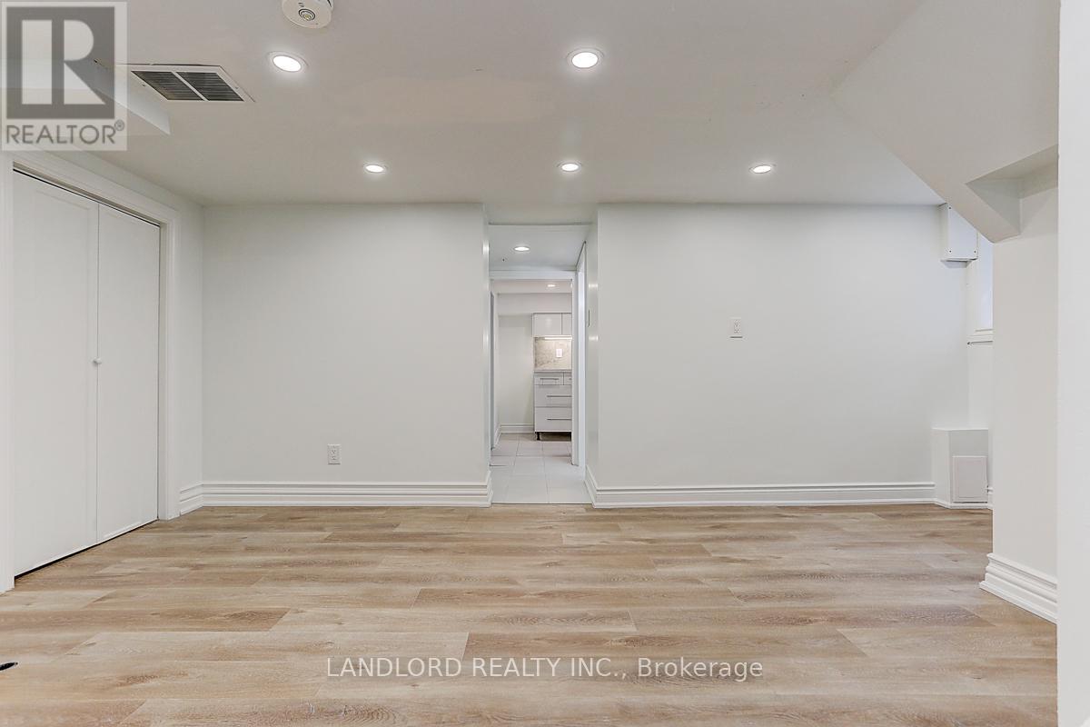 Lower - 1206 Broadview Avenue, Toronto, Ontario  M4K 2T2 - Photo 16 - E12151063