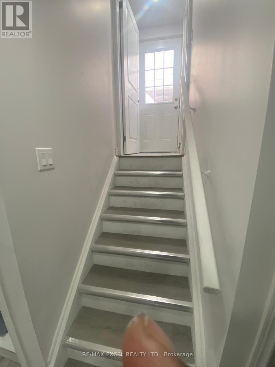 1063 Skyridge Boulevard, Pickering, Ontario  L1X 0G5 - Photo 37 - E12151120
