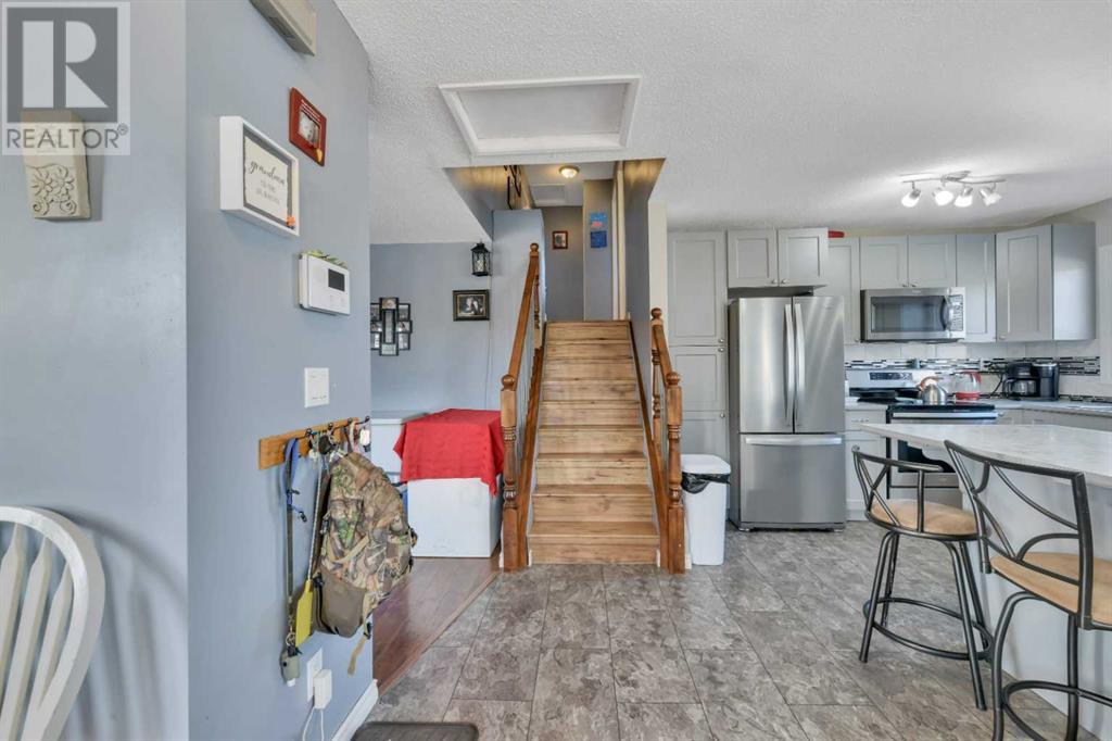 2 Greenham Drive, Red Deer, Alberta  T4P 2X4 - Photo 9 - A2213567