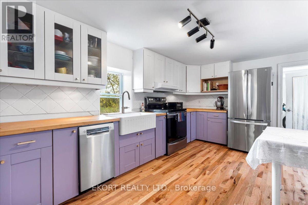 58 Saint Philip Street, Prince Edward County, Ontario K0K 2T0 - Photo 16 - X12142040