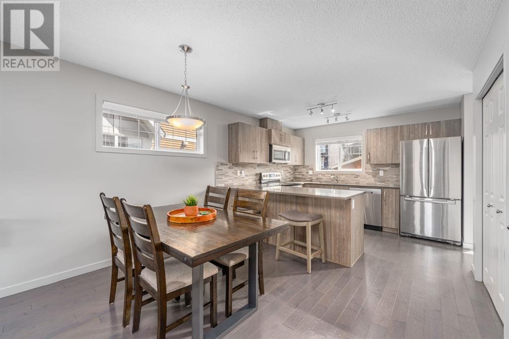 240 Sunset Road, Cochrane, Alberta  T4C 0Z8 - Photo 3 - A2216051