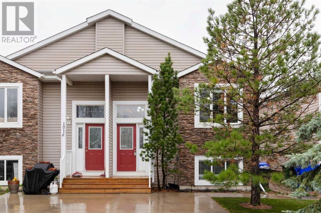 102, 4825 52 Street, olds, Alberta