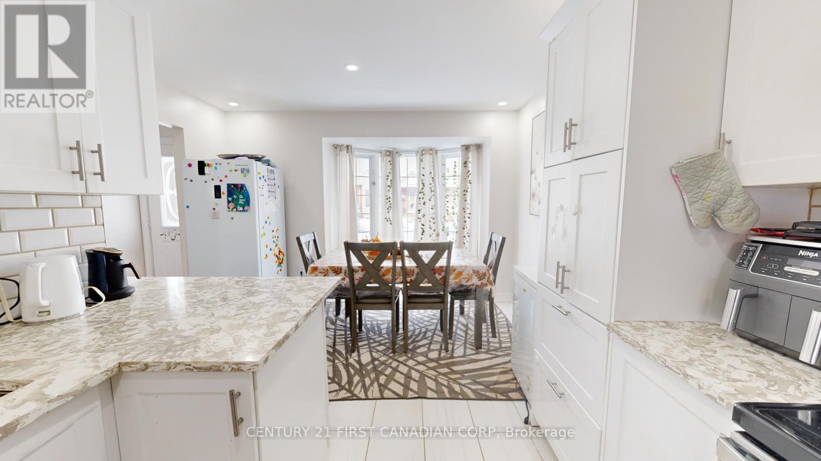 6 - 20 Kernohan Parkway, London South (South D), Ontario  N6J 4Y3 - Photo 10 - X12151243