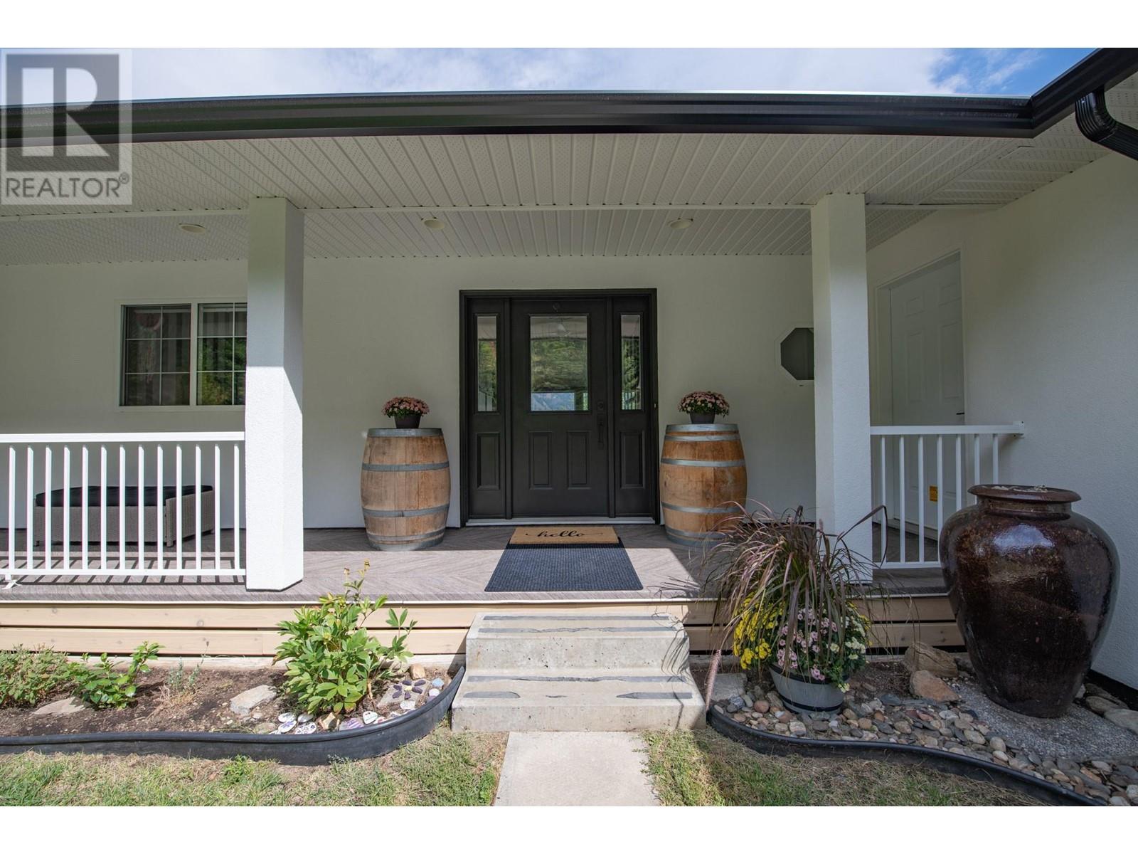 209 Horner Road, Lumby, British Columbia  V0E 2G7 - Photo 3 - 10343027