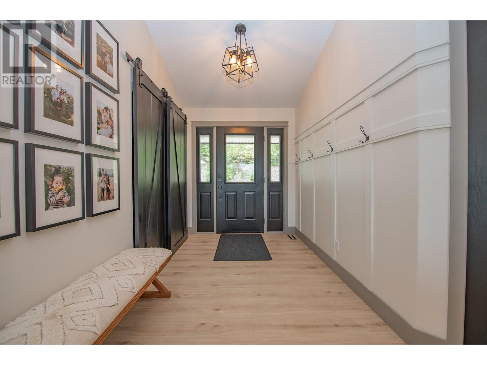 209 Horner Road, Lumby, British Columbia  V0E 2G7 - Photo 6 - 10343027