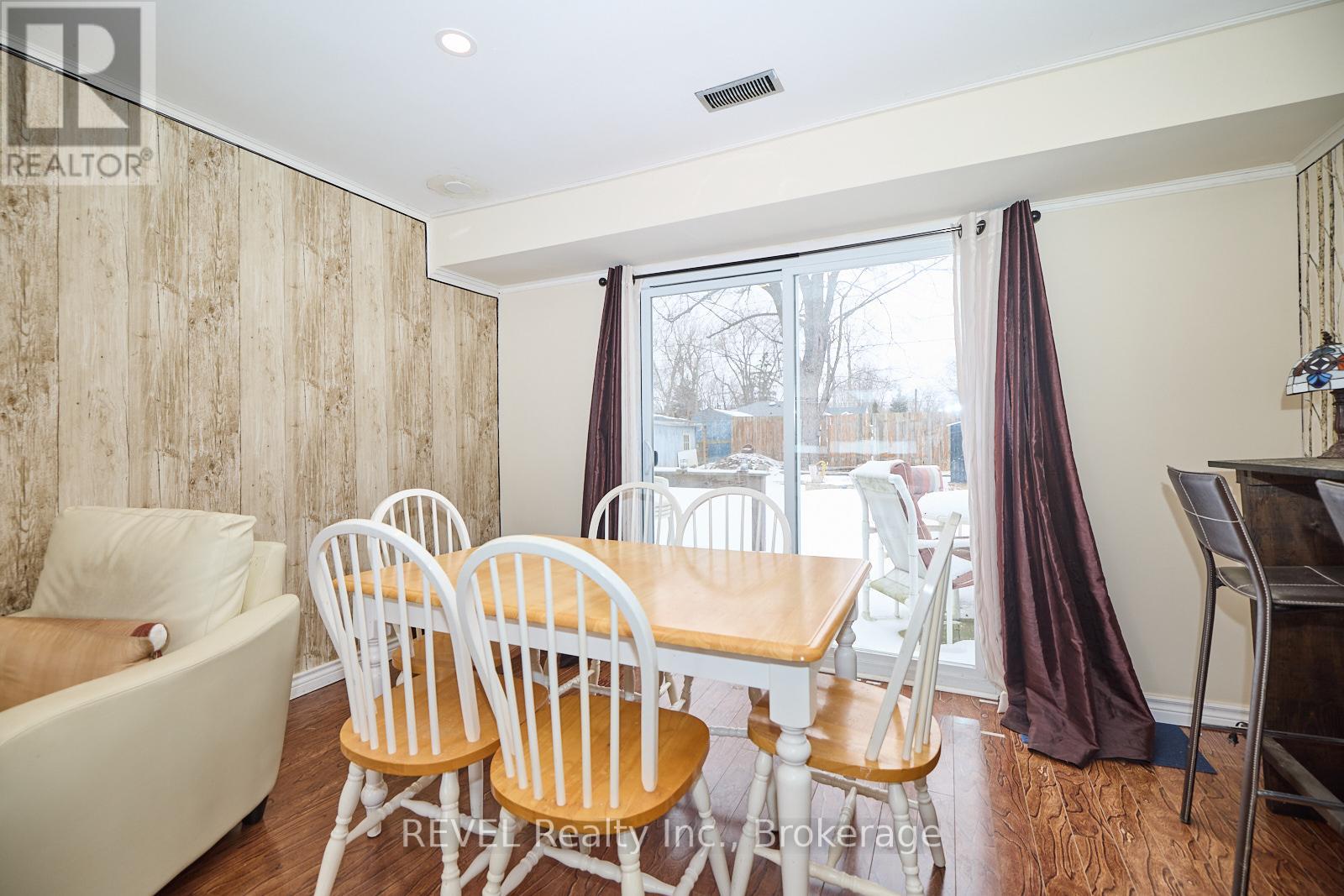 3252 Young Avenue, Fort Erie (Ridgeway), Ontario  L0S 1N0 - Photo 9 - X12151266