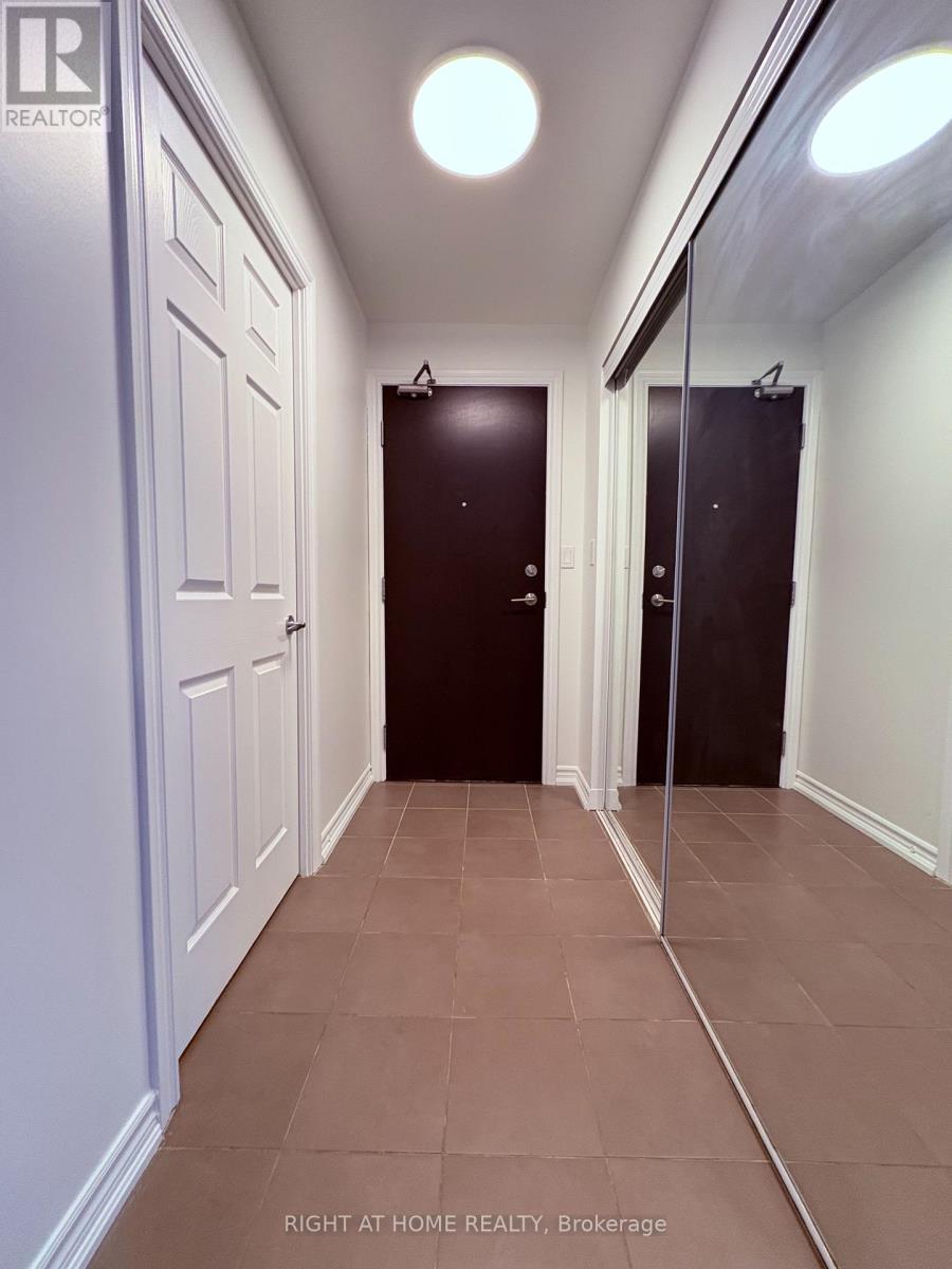 3503 - 3504 Hurontario Street, Mississauga, Ontario  L5B 0B9 - Photo 12 - W12151099