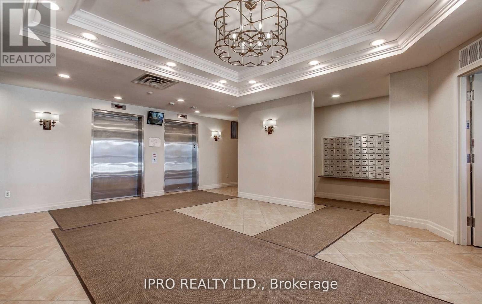 207 - 300 Ray Lawson Boulevard, Brampton, Ontario  L6Y 5H5 - Photo 5 - W12151186
